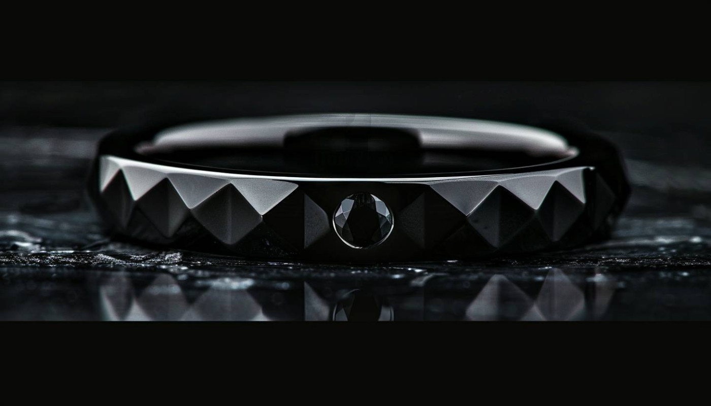 Guida completa agli anelli neri da uomo: stile e significato